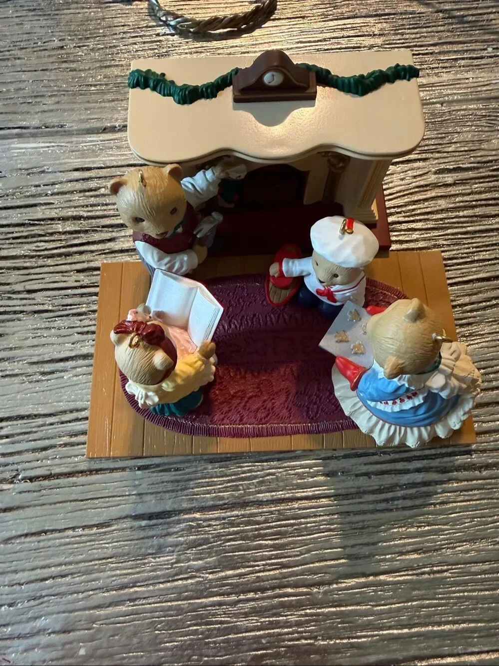 Hallmark The Bearingers Keepsake Ornaments Set of 4 PLUS Light Up Base EUC